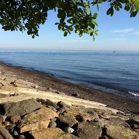 Bali Segara Lestari Oceanfront Villas تيجاكولا المظهر الخارجي الصورة
